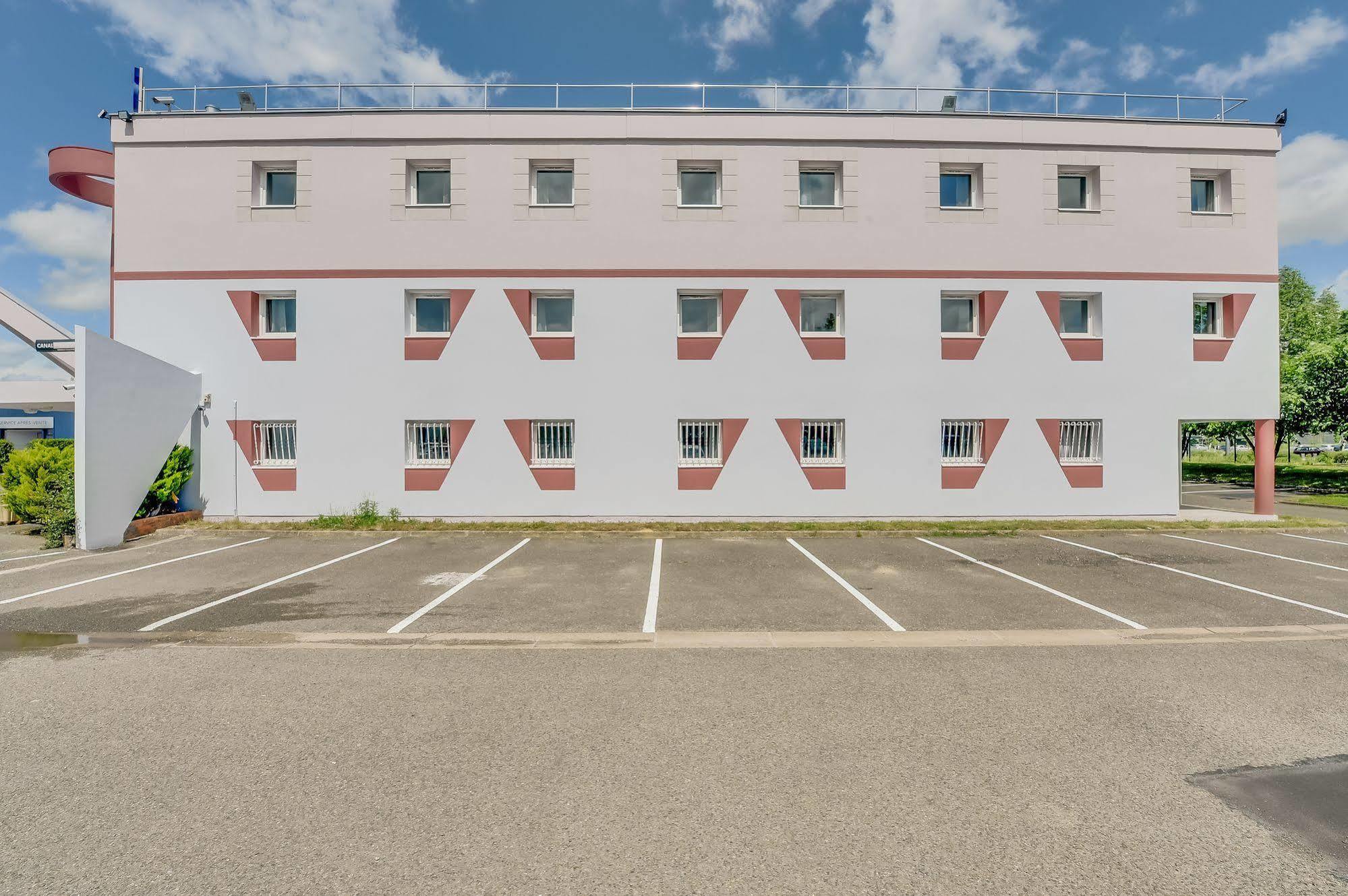 Welcomotel Coignieres Exterior photo